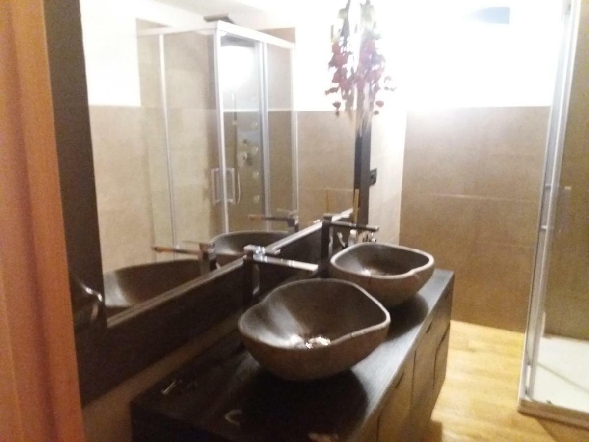 باردونيكيا Deacons Lodge المظهر الخارجي الصورة